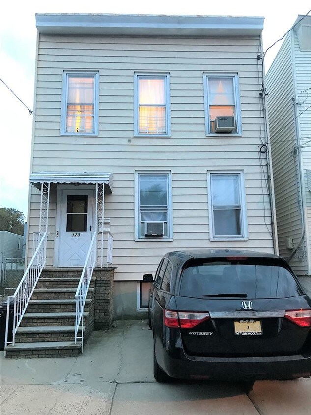123 Zabriskie St, Jersey City, NJ 07307 House Rental in Jersey City