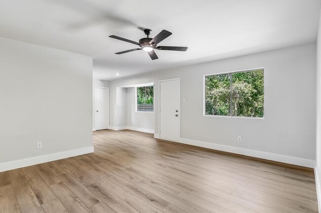 Foto del edificio - 736 Wales Way