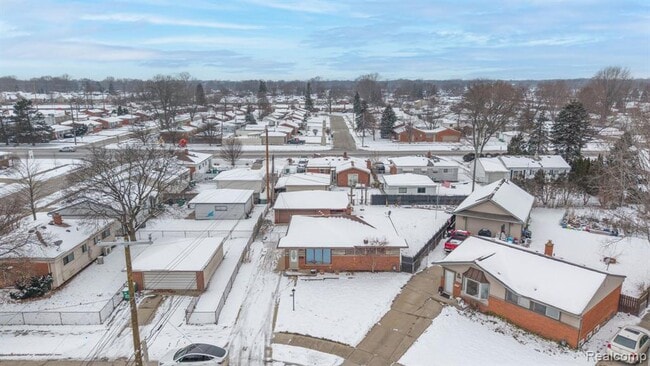 Building Photo - 32658 Kathryn St