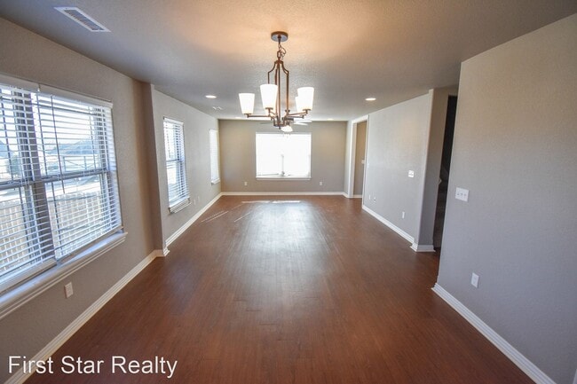 Building Photo - 3 br, 2.5 bath House - 172 S Pinyon Point