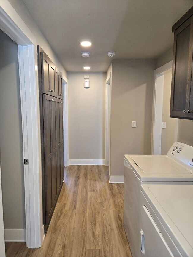 Foto del edificio - Newly Remodeled 2-Bedroom, 1-Bath Close to Downtown Salem!