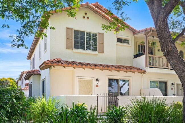 Foto del edificio - Beautiful townhome in the desirable Rancho...