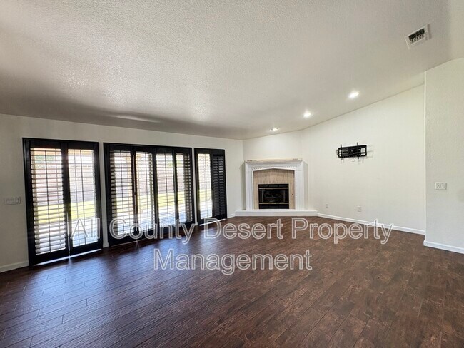 Building Photo - 78823 Ave 42