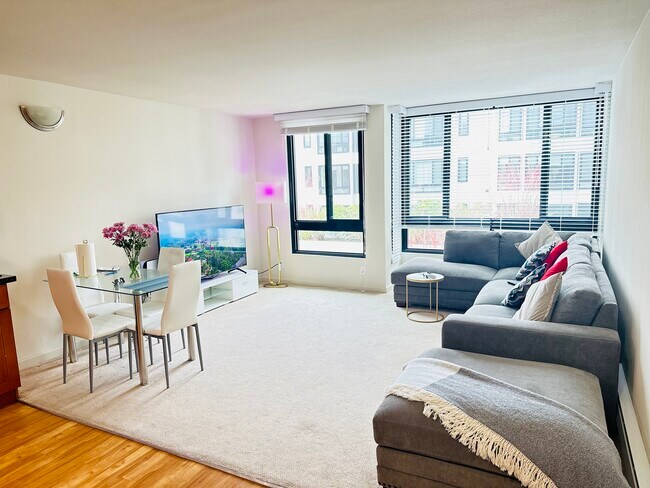 Foto del edificio - 2390 Powell St