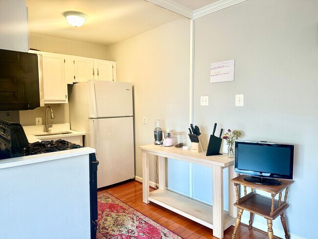 Foto del edificio - 1 Bed 1 Bath!  Pets Welcome!  Parking!