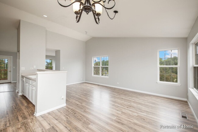 Building Photo - 742 Genesee Dr
