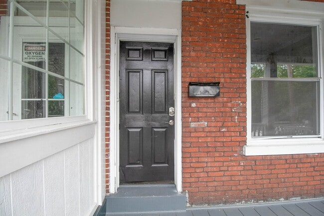 Building Photo - Remodeled 3 bedroom 1 bath home in Harrisburg,  PA