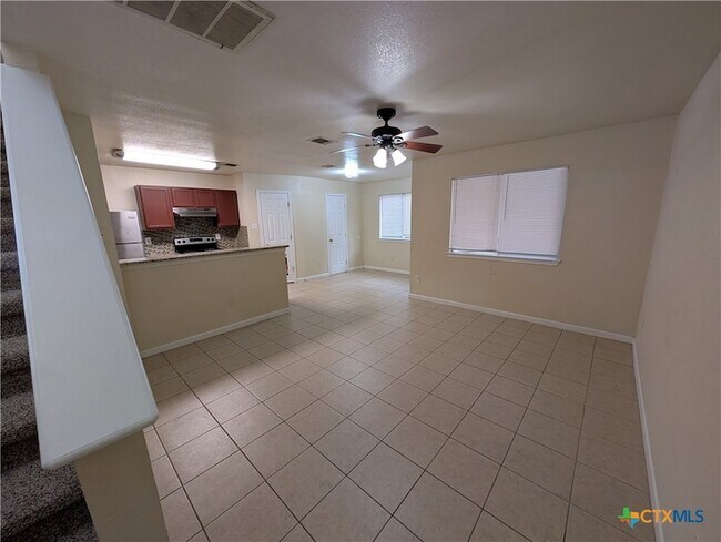 Building Photo - 887 Sagewood Trail