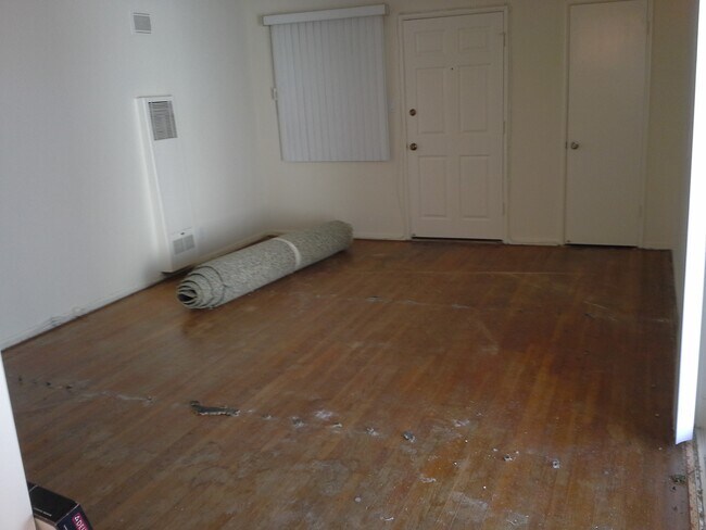 Building Photo - 16652 Crenshaw Blvd
