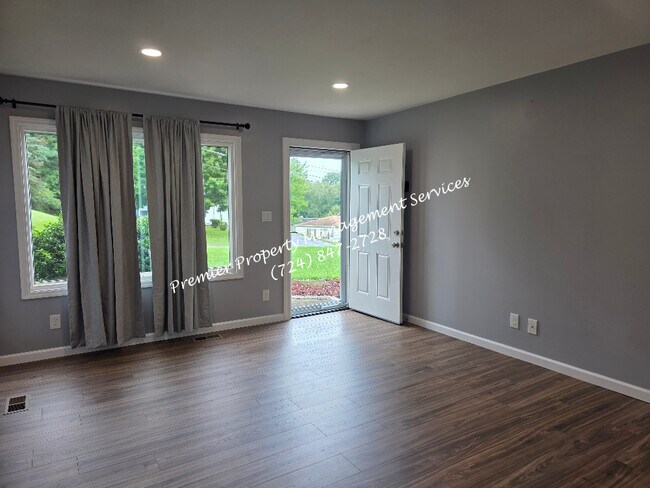 Foto del edificio - 116 Sunflower Rd