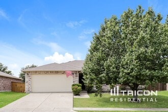 Building Photo - 1405 Englewood Dr