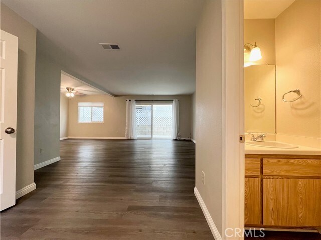 Foto del edificio - 17531 Newland St