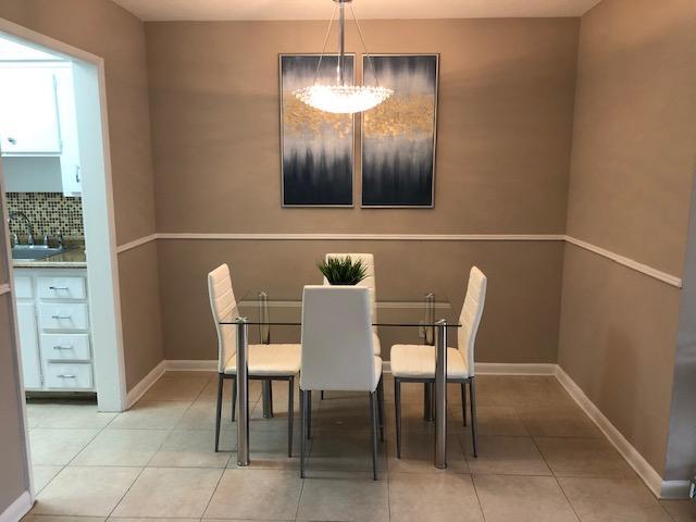 Building Photo - 371 SW 8th St