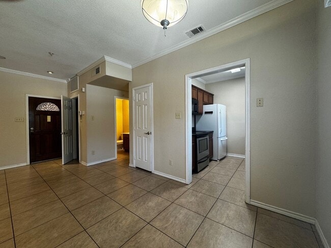 Foto del edificio - 6006 Auburndale Ave