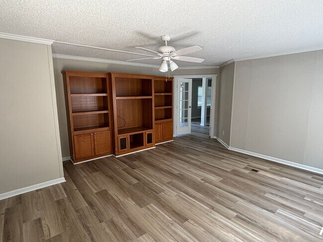 Foto del edificio - 1642 Oakwood Rd