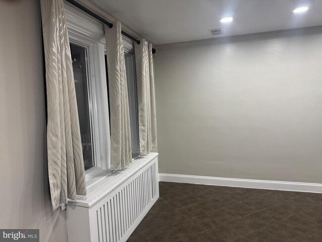 Foto del edificio - 725 W Mt Vernon St