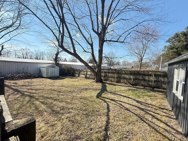 Foto del edificio - 3 Bed 2 Bath Springfield, MO