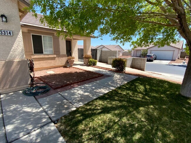 Building Photo - 3314 Vina Ct