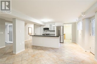 Building Photo - 4 Creekwood Pl