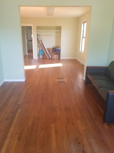 Foto del edificio - 3825 N Elston Ave