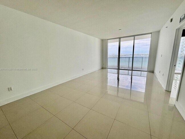 Foto del edificio - 600 NE 27th St