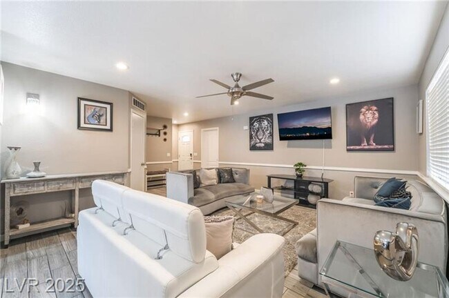 Foto del edificio - Beautiful 3 bedroom home ready for move-in