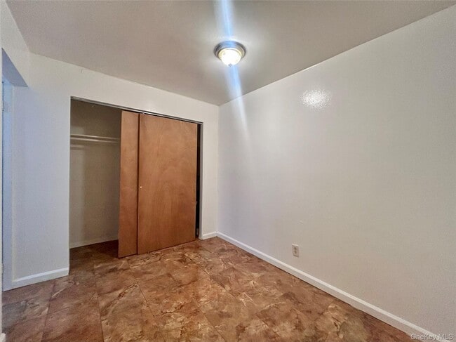 Building Photo - 9 Wyndover Woods Ln