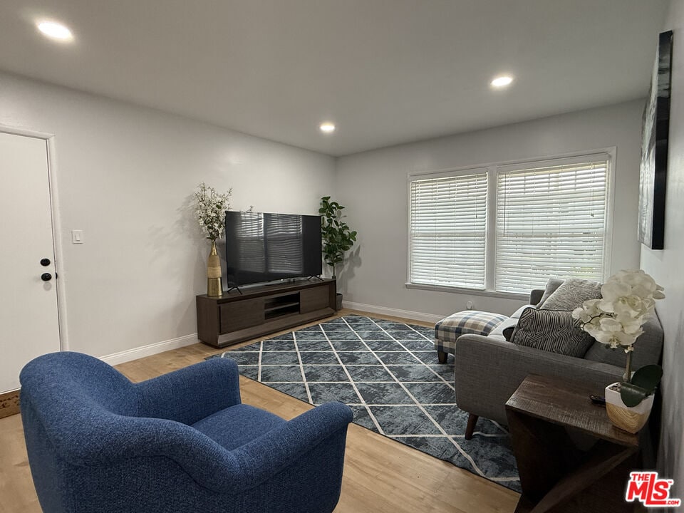 Foto principal - 3310 W 77th St
