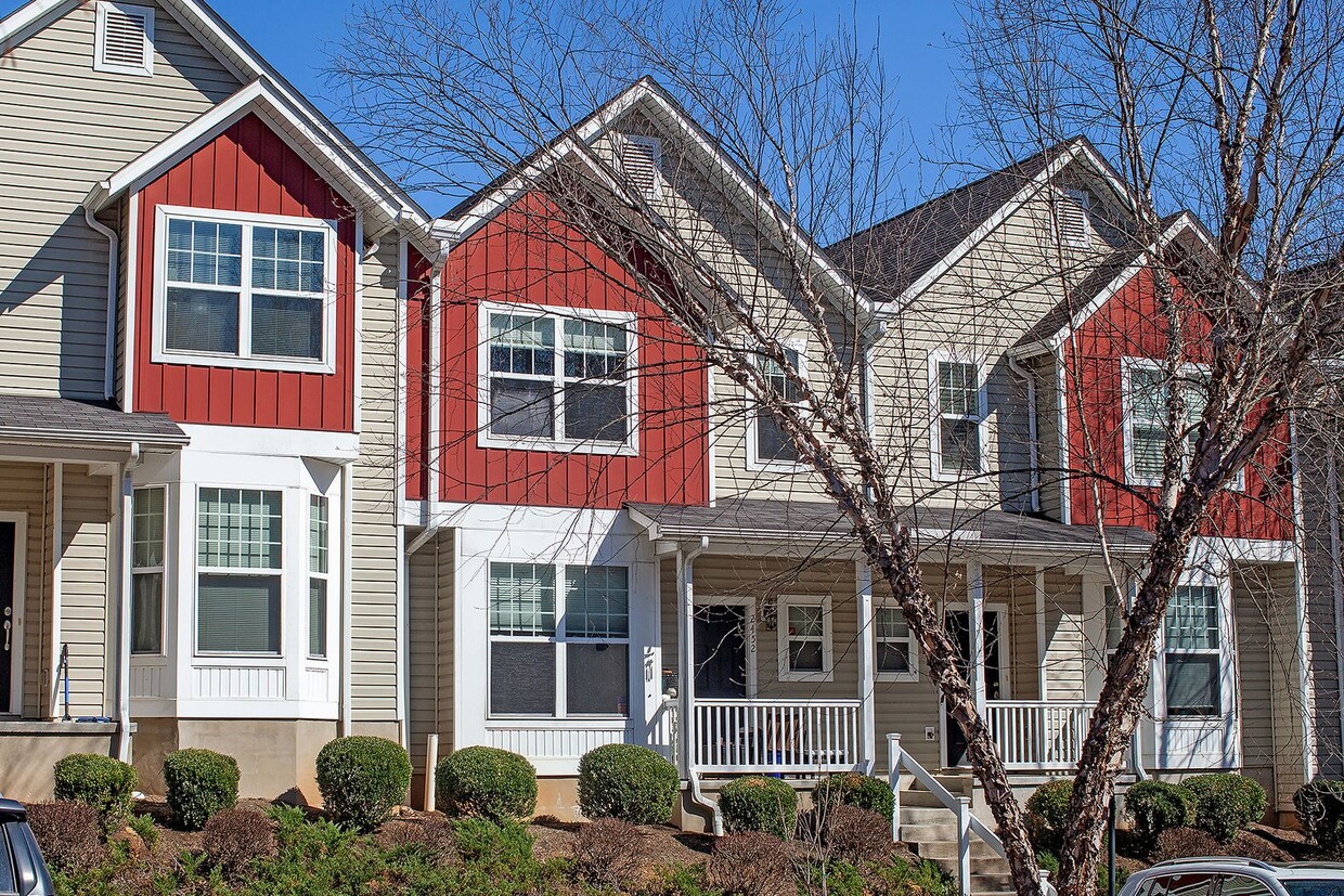 Pet-Friendly & Convenient to The Shops at Stonefield - Pet-Friendly & Convenient to The Shops at Stonefield