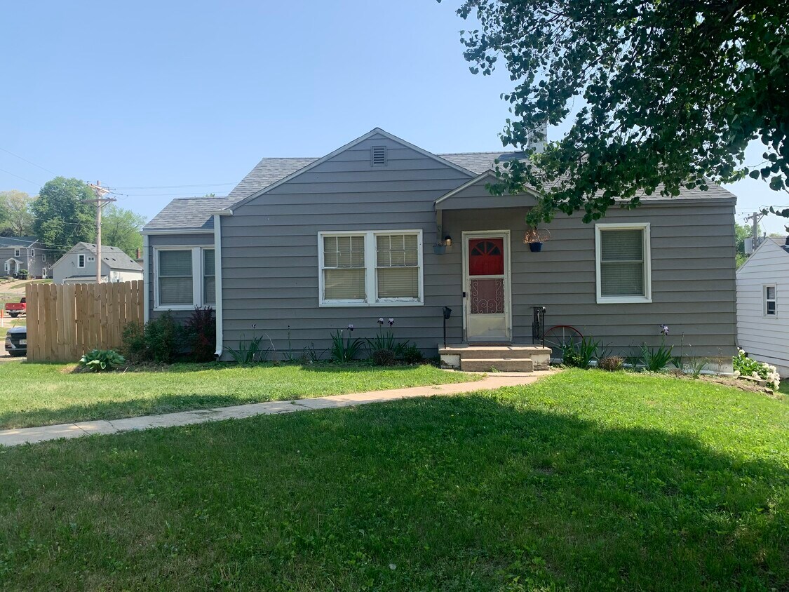 6901 Binney St, Omaha, NE 68104 House Rental in Omaha, NE