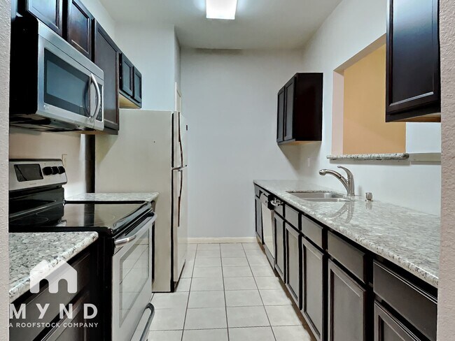 Foto del edificio - 2884 Holly Hall St