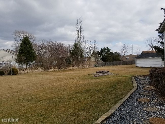 Building Photo - 215 Tollview Ct