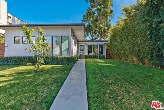 Foto del edificio - 1610 S Hayworth Ave