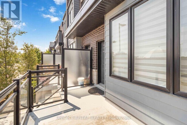 Photo du bâtiment - 2255-2255 McNab Ln
