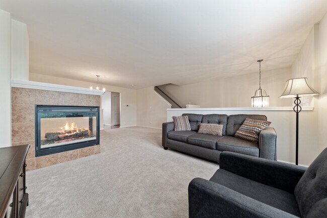 Building Photo - 1520 Bristol Ln