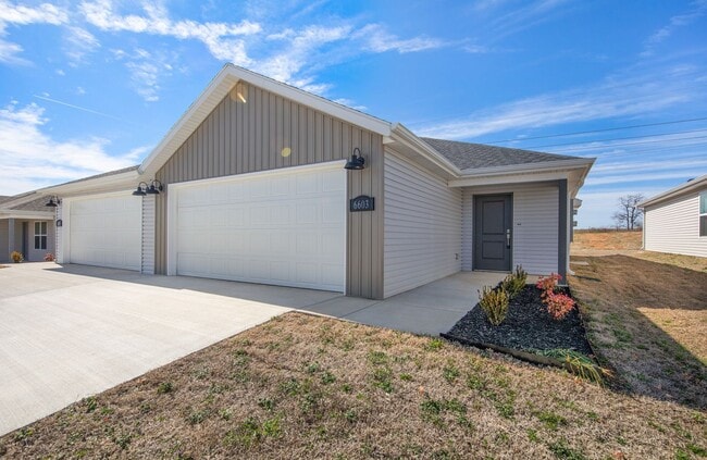 Photo - 6603 NW Altus St House