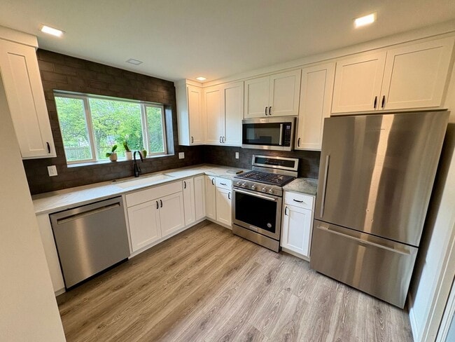Building Photo - Edmonds Apartment (ADU)