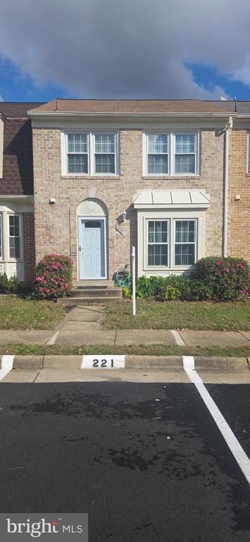 Building Photo - 5510 La Cross Ct