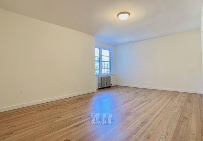 Building Photo - 2875 Ocean Ave