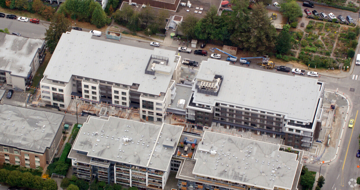 Building Photo - The Bowline