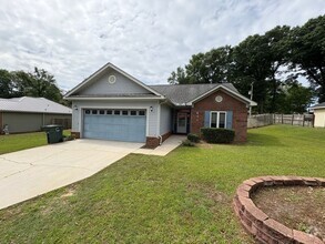 Building Photo - 604 Antler Dr