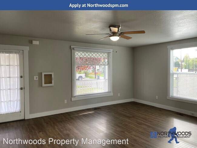 Building Photo - 2 br, 1 bath House - 402 Newtown