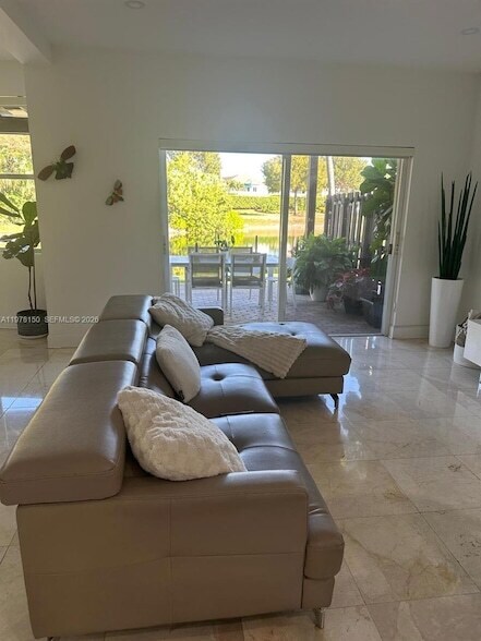 Foto del edificio - 10923 NW 70th St