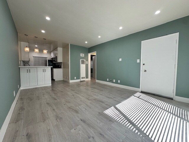 Foto del edificio - 7555 De Longpre Ave