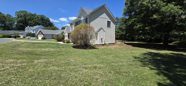 Foto del edificio - 3508 Selway Dr