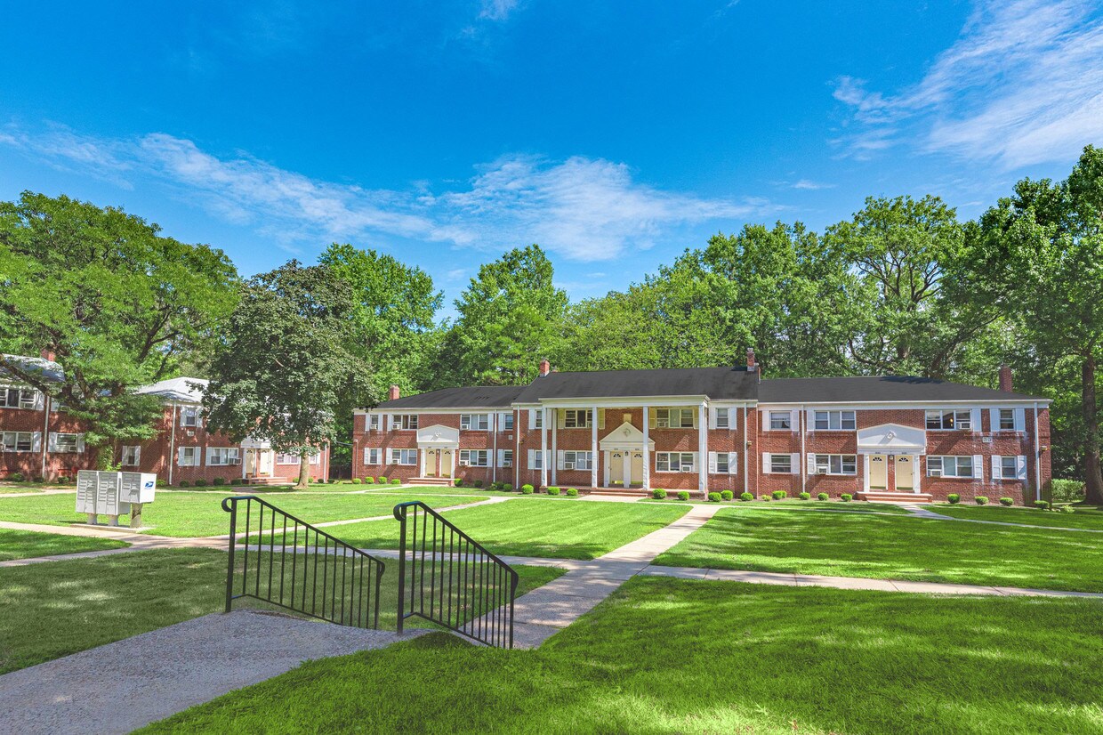 Hillside Village Apartments Ridgefield, NJ