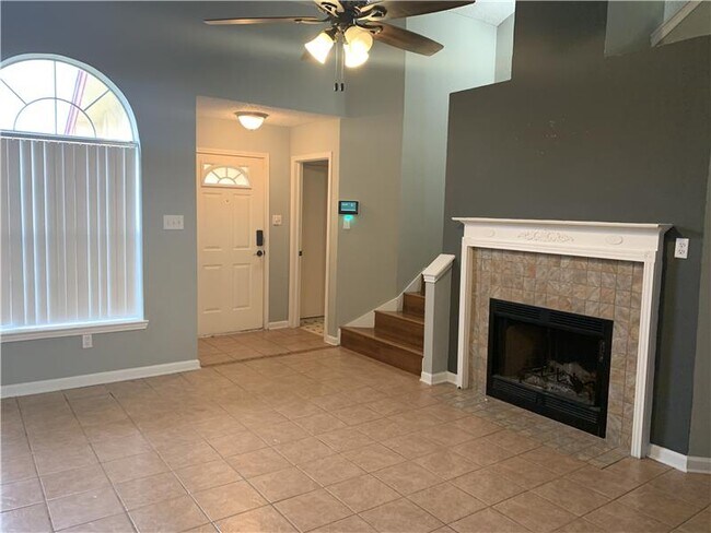 Building Photo - 2302 Tracey Ann Ln