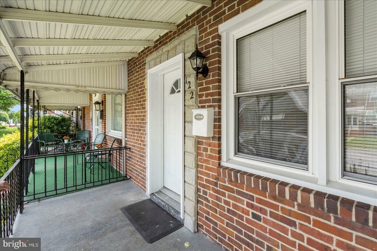 Primary Photo - 122 Wiltshire Rd