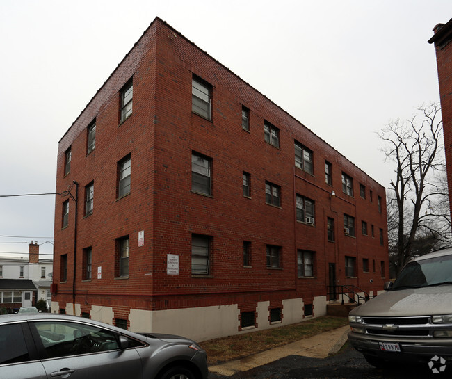 Building Photo - 214 Kenilworth Ave NE