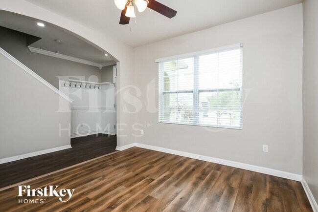 Foto del edificio - 136 Hawthorne Wy